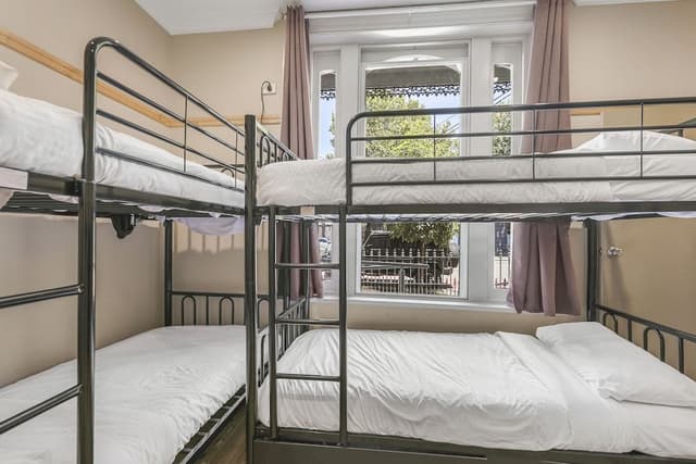 Female Only 4 Beds Share Room-Ensuite Bathroom