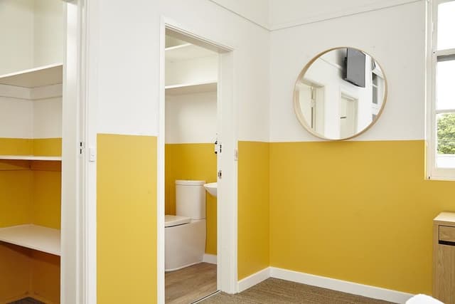 Superior Queen Room (Private Toilet)