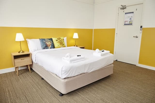 Superior Queen Room (Private Toilet)