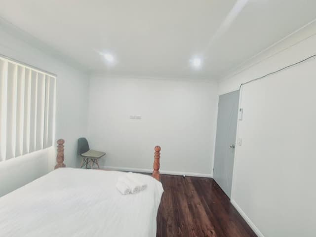 Standard Queen Room with Shared Bathroom