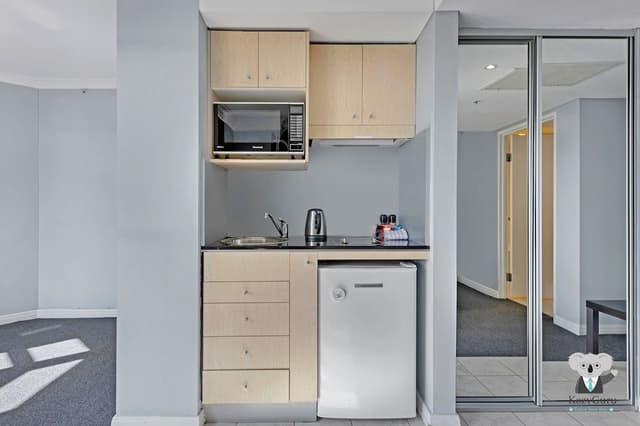 City Room, 1 Queen Bed