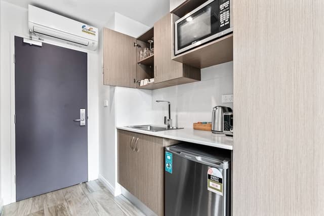 Deluxe Studio Suite