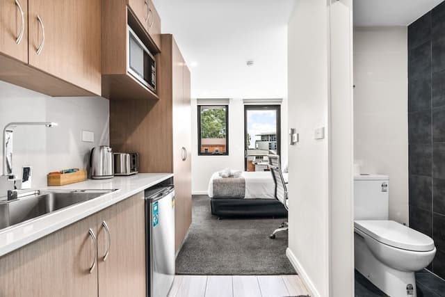 Deluxe Studio Suite
