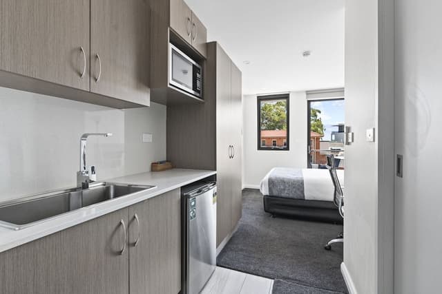 Deluxe Studio Suite