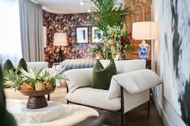 The Surry - Accessible Room