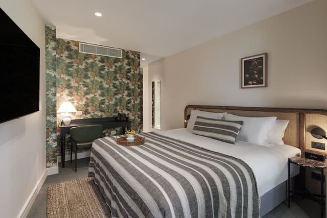 The Surry Room with King Bed
