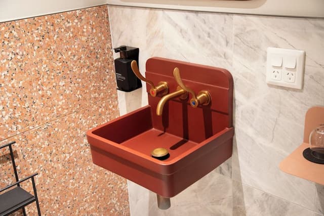 The Surry - Accessible Room