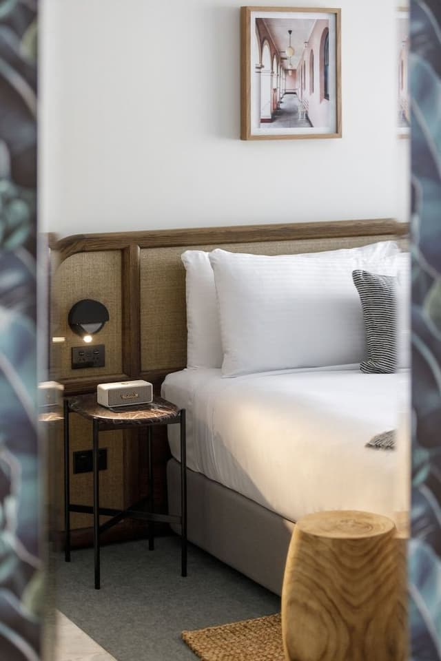 The Surry - Accessible Room