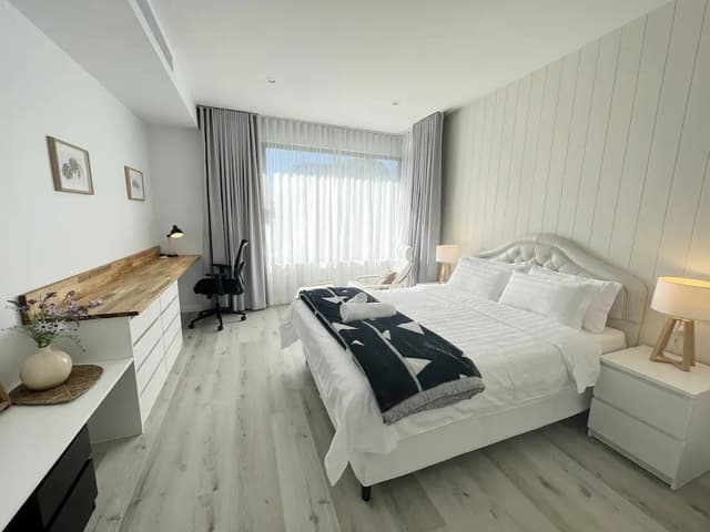 Queen Room