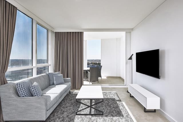 1 Bedroom Balcony Suite