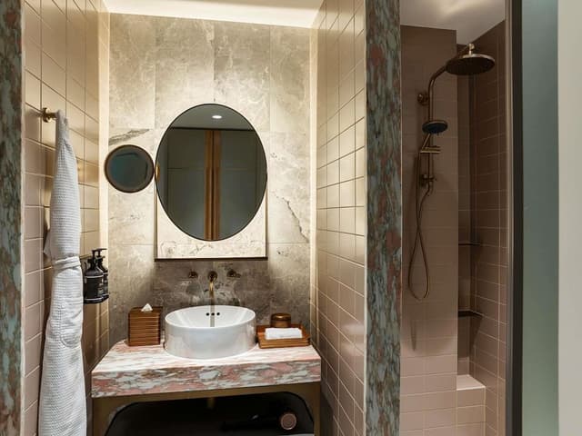 Classic Room, 1 King Bed