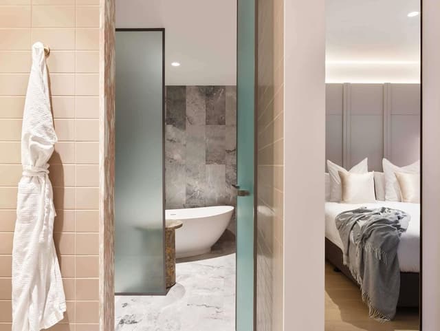 Junior Suite, 1 King Bed