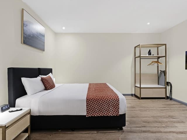 Standard Room, 1 Queen Bed