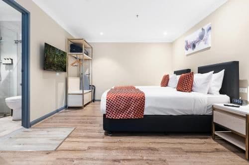 Family Deluxe Room with King & Queen Bed, Park View