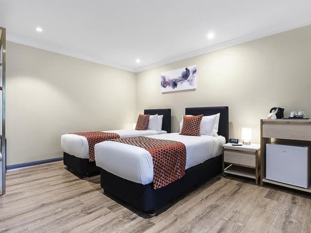 Family Deluxe Room with King & Queen Bed, Park View