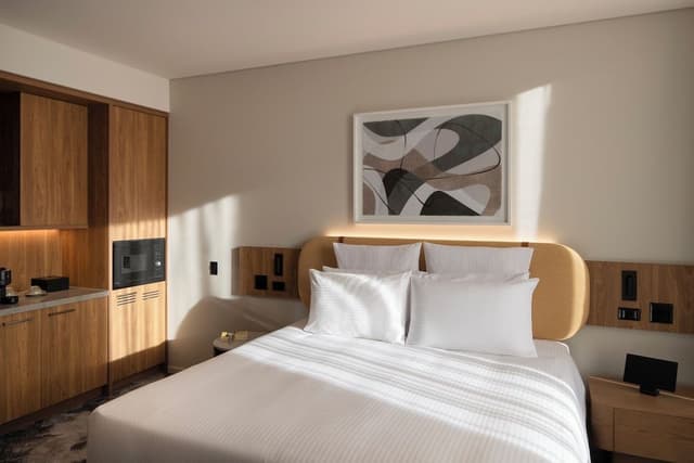 Junior Suite, 1 King Bed