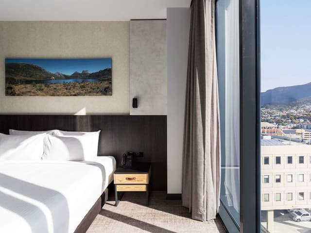 Superior Room, 1 King Bed, City View