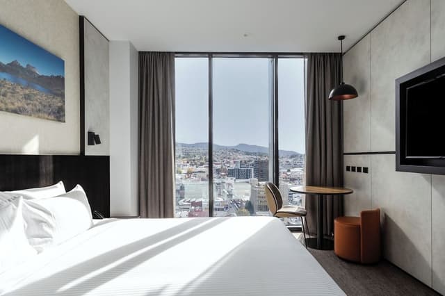 Superior Room, 1 King Bed, City View