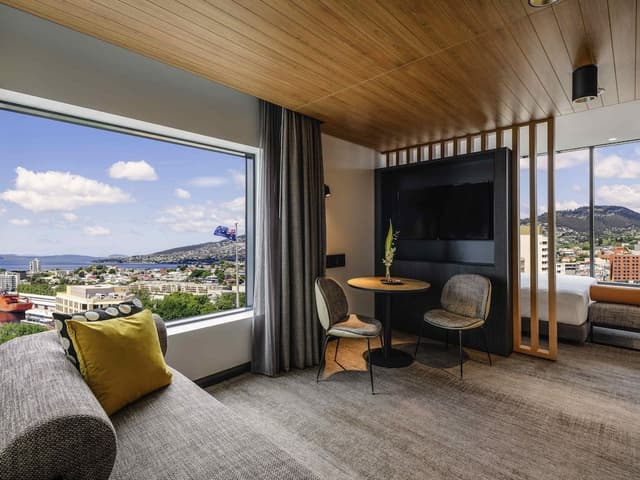 Superior Room, 1 King Bed, City View