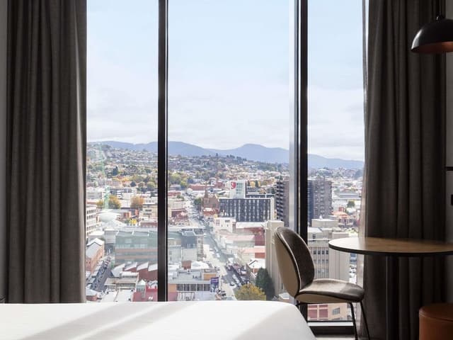 Superior Room, 1 King Bed, City View