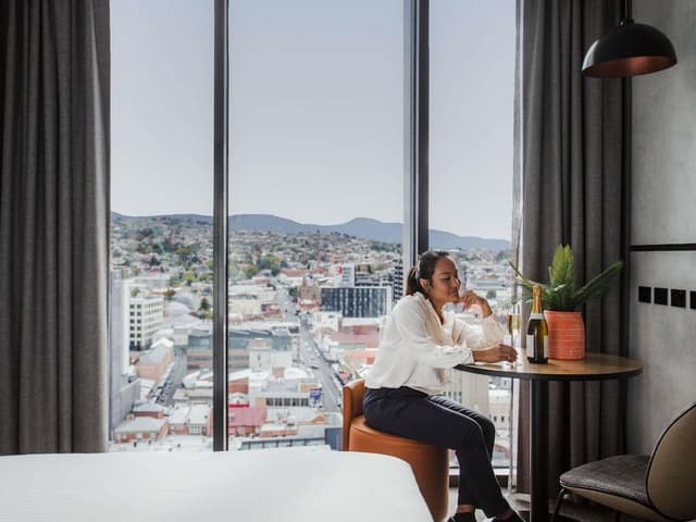 Superior Room, 1 King Bed, City View
