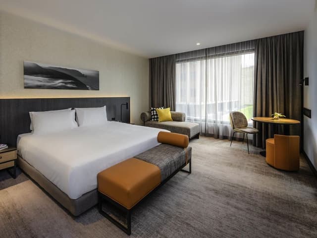 Superior Room, 1 King Bed, City View