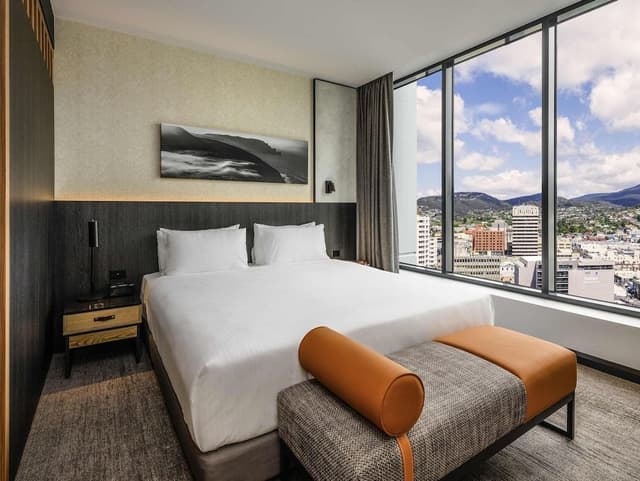 Superior Room, 1 King Bed, City View