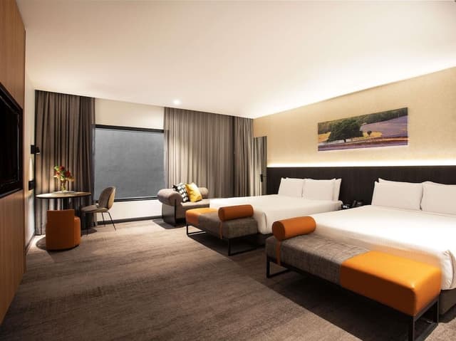 Room, 2 Queen Beds (Interior Room, Accessible)
