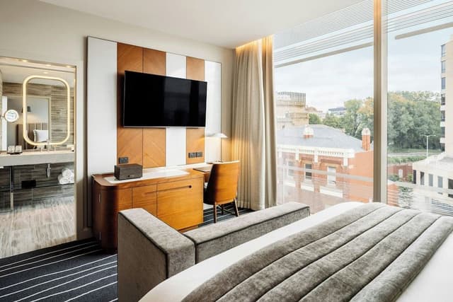 Pavilion King Room
