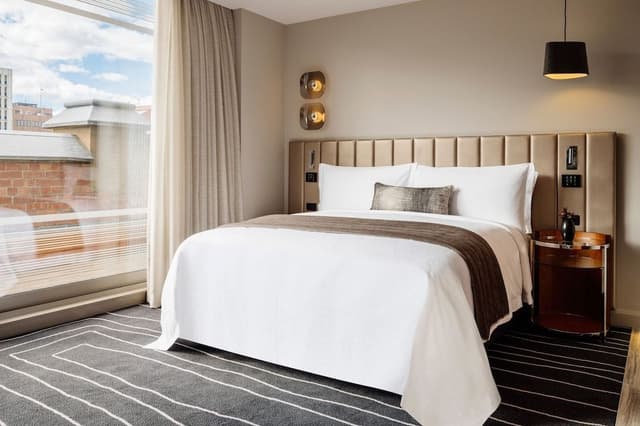 Pavilion King Room