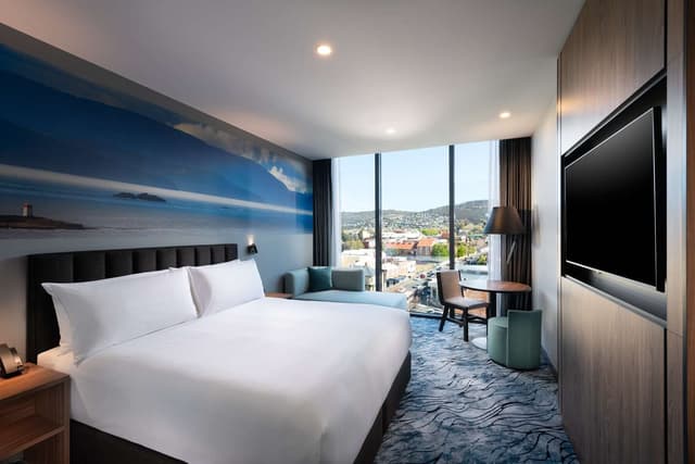 KING DELUXE ROOM WATER VIEW