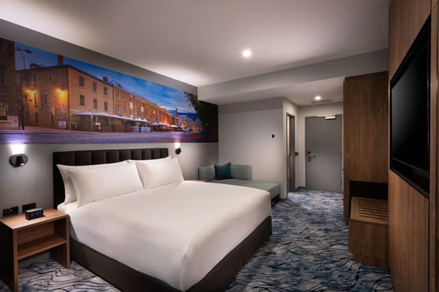 KING DELUXE ROOM WATER VIEW