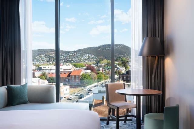 KING DELUXE ROOM