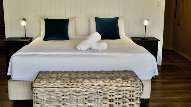 Deluxe Suite (Tent 2)