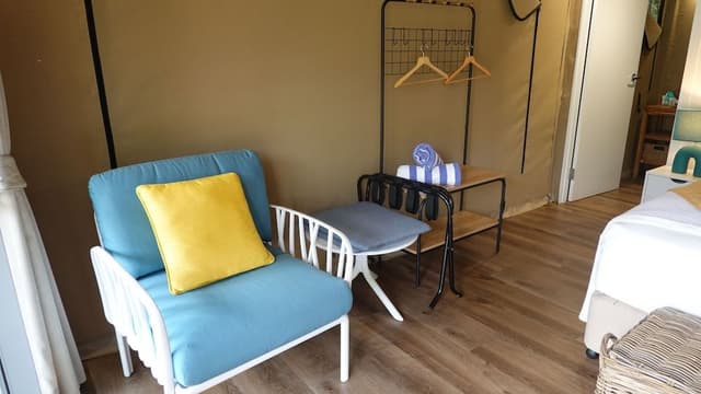 Deluxe Suite, 1 Queen Bed (Tent 10)
