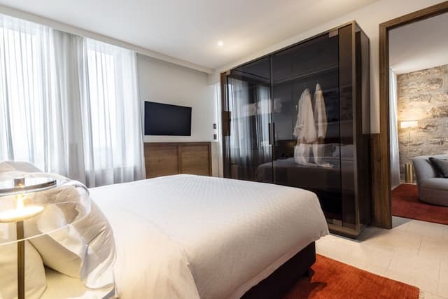 Premium Room, 1 King Bed (Heritage Wing)