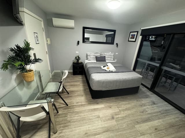Economy Studio