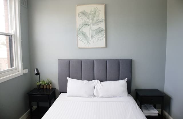 Queen Room (Shared Bathroom)