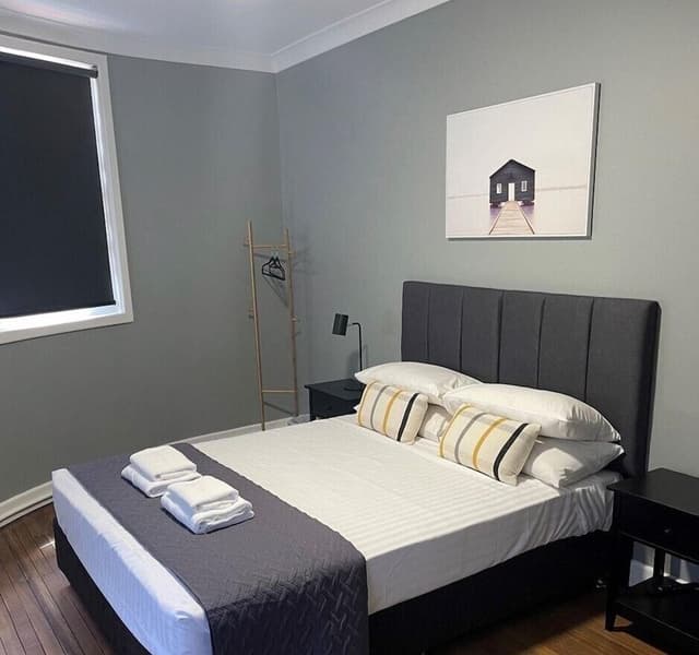 Queen Balcony Room (Shared Bathroom)