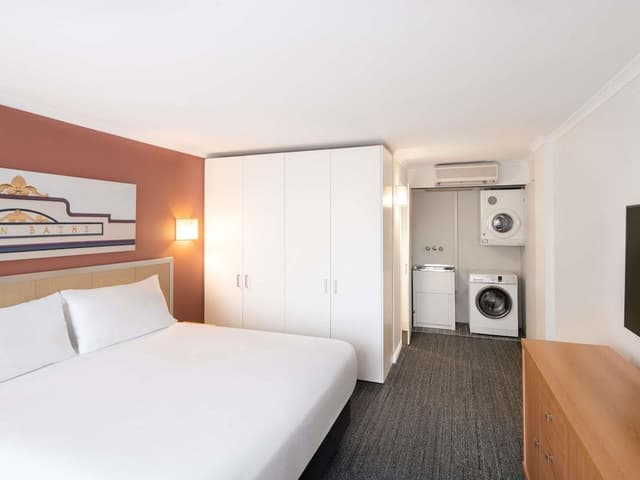 Deluxe Suite, 2 Bedrooms (King)