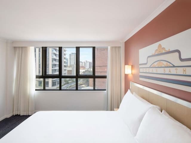 Standard Accessible King Room