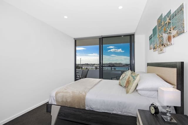 Three Bedroom Penthouse with Harbour View