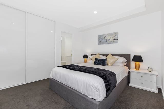 Three Bedroom Penthouse with Harbour View