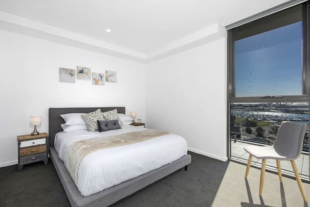 Three Bedroom Penthouse with Harbour View