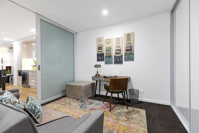 One Bedroom + Study with Harbour View