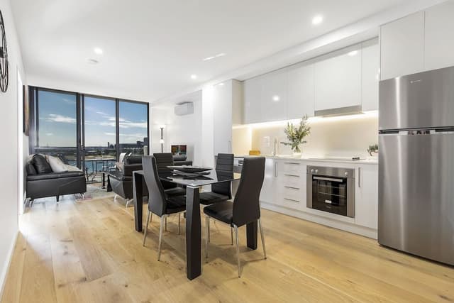 Three Bedroom Penthouse with Harbour View