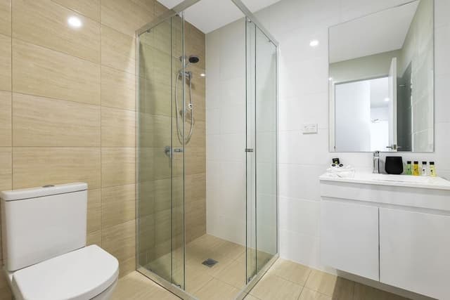 Three Bedroom Penthouse with Harbour View