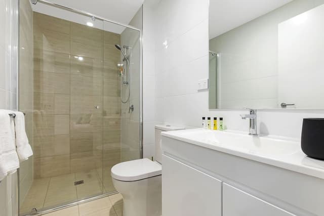 Three Bedroom Penthouse with Harbour View