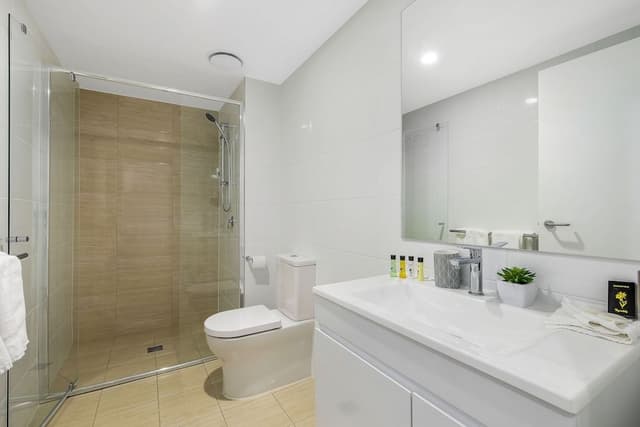 Three Bedroom Penthouse with Harbour View