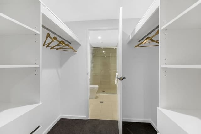 Three Bedroom Penthouse with Harbour View